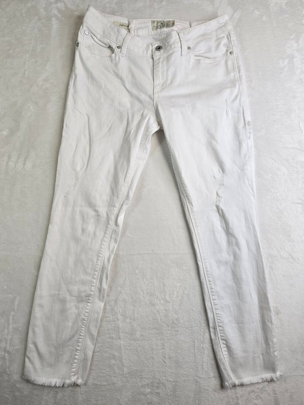 Lucky Brand Lolita Capri Size 8/29 White Jeans Distressed Ripped Casual Trousers